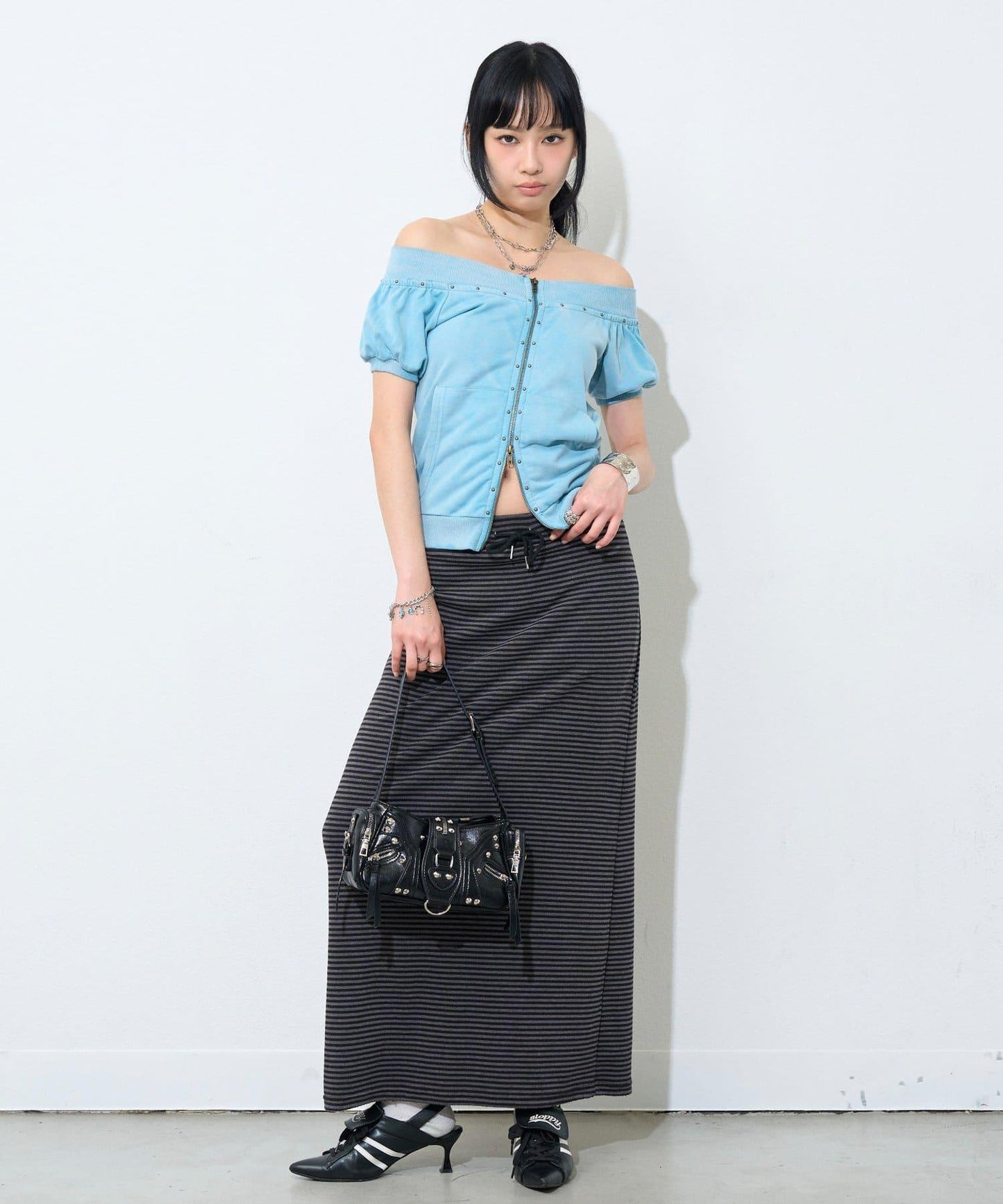 【WEB限定】フロントジップスタッズSSトップス