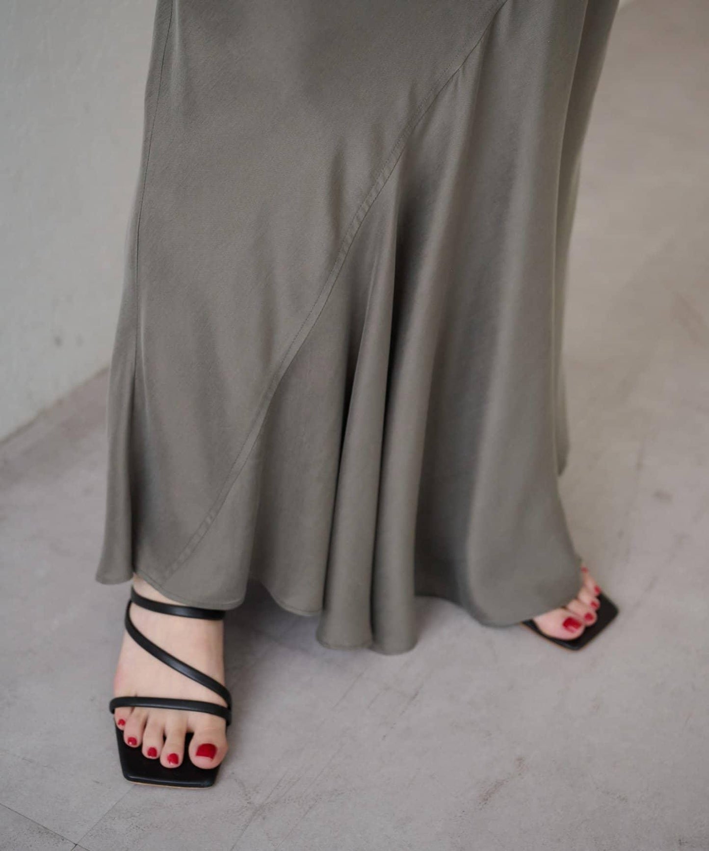 銅氨纖維抽繩半身裙