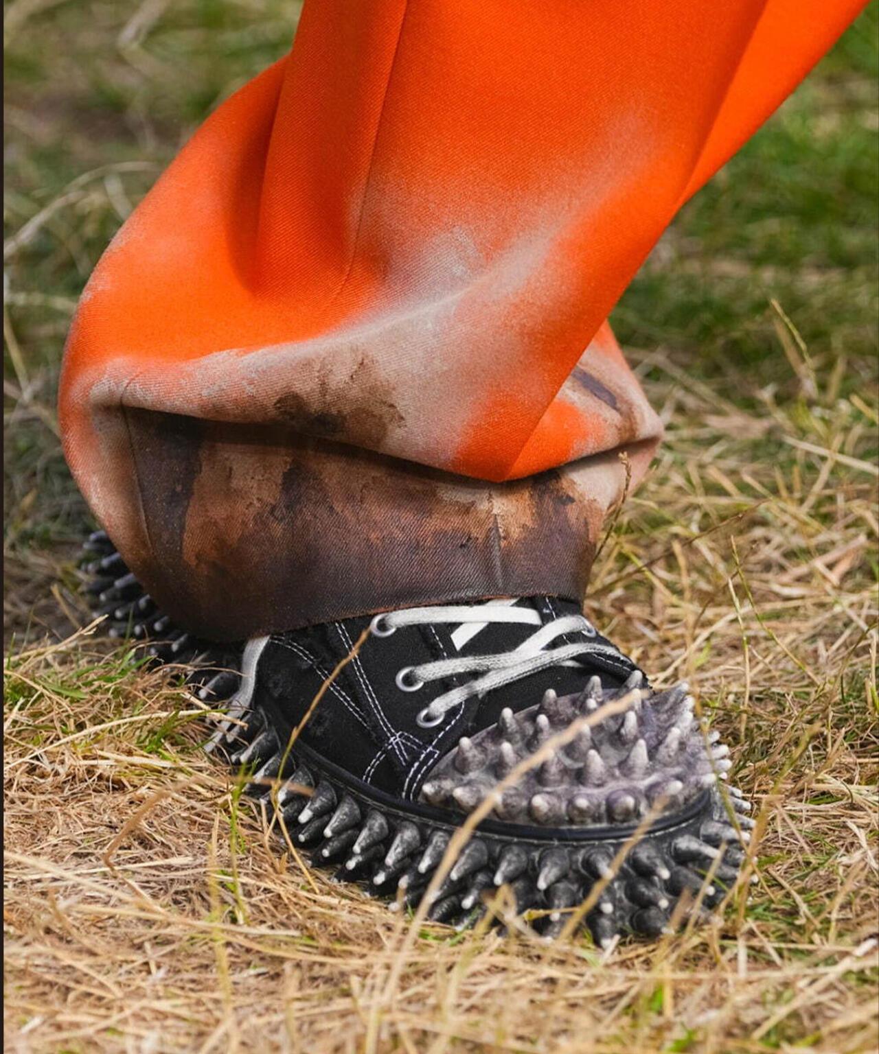 DIRTY SPIKE TOE CAP SNEAKER 運動鞋