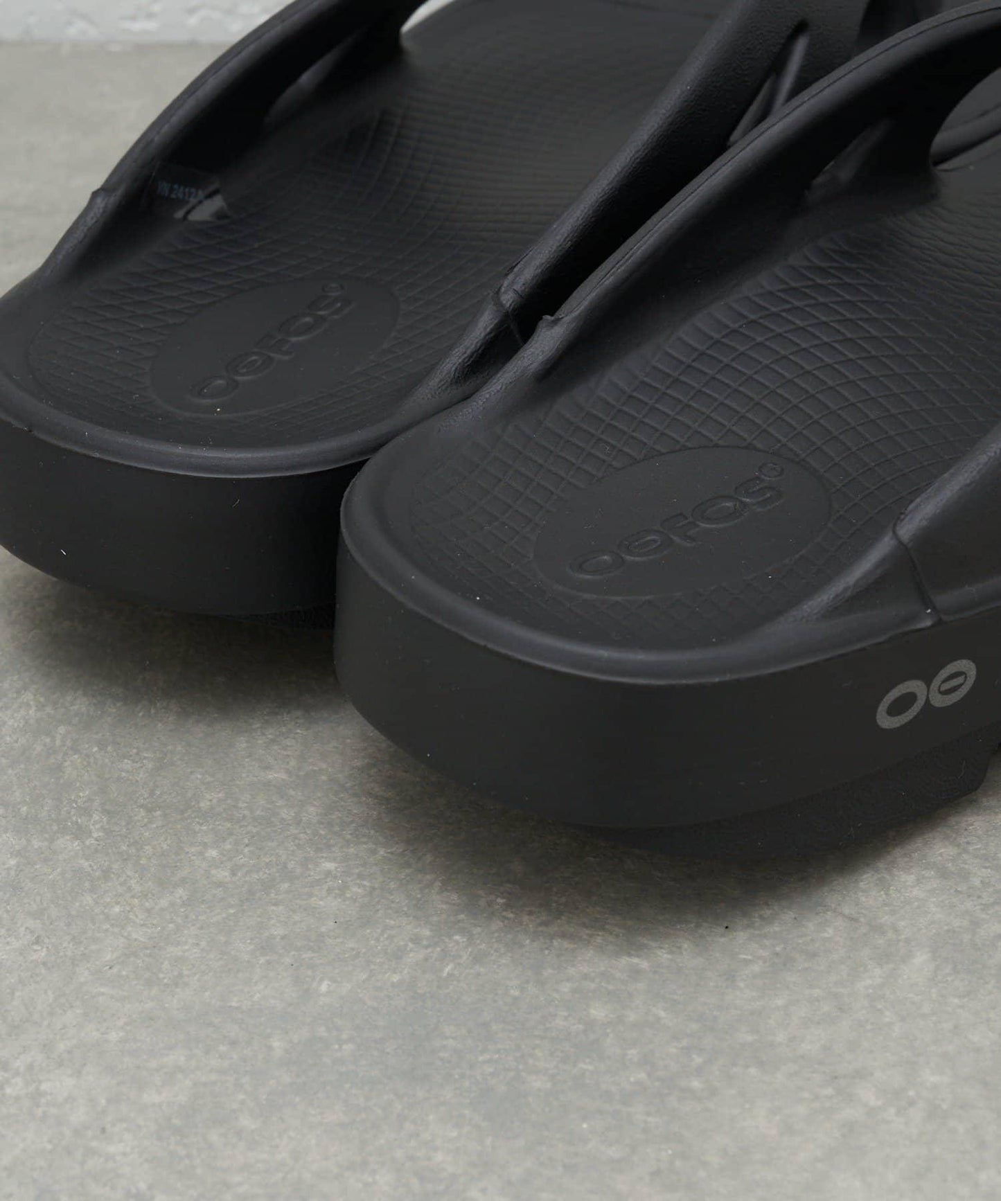 OOFOS ウーフォス OORIGINAL 鞋款