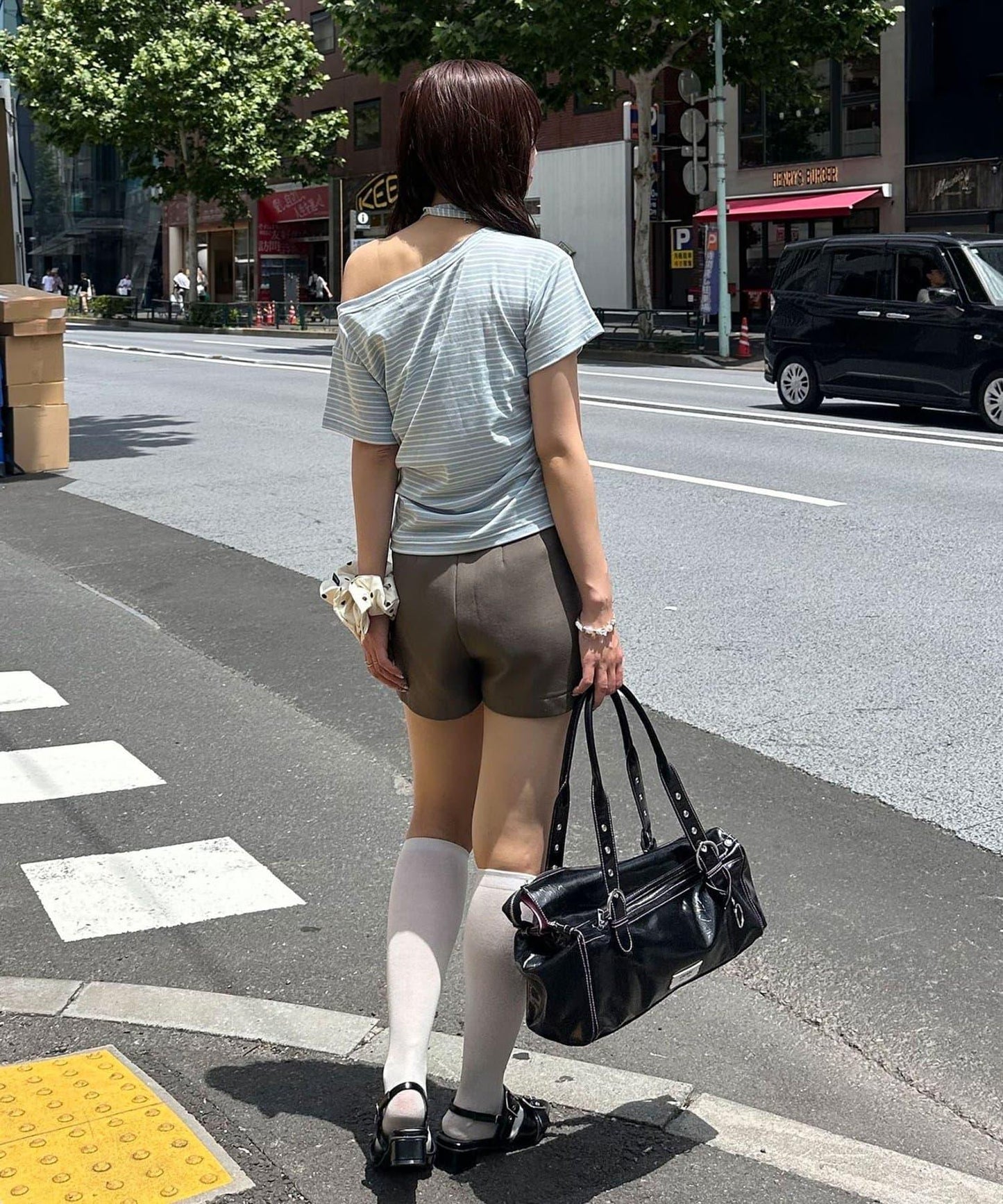 條紋頸環套裝T恤(網絡)