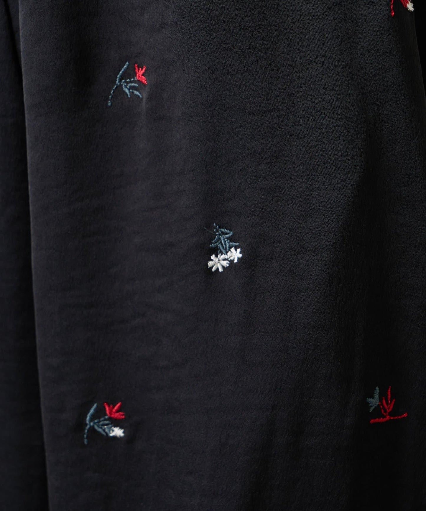 花卉刺繡 蝴蝶結 緞面 揹帶褲