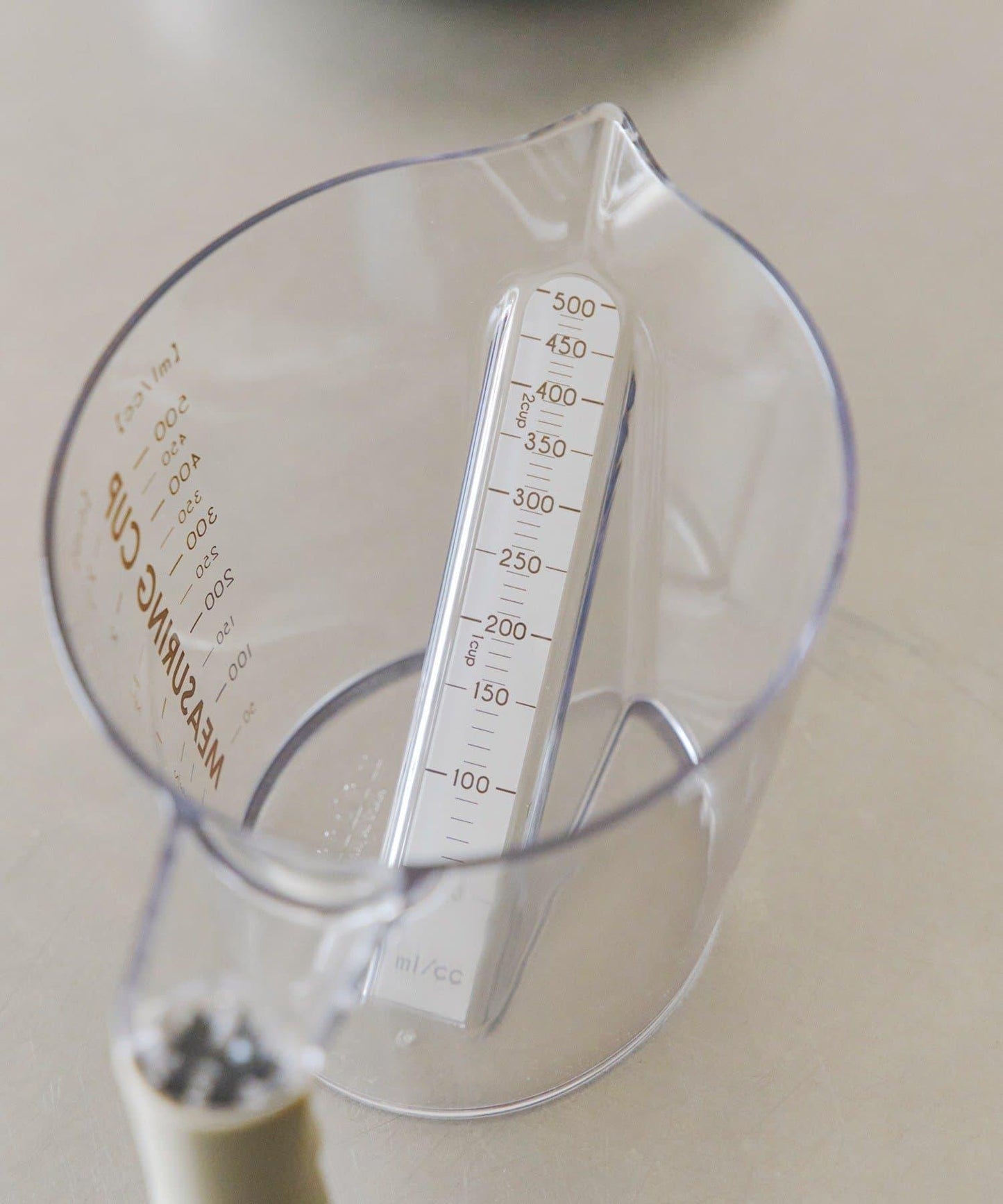 メモリが見やすい計量カップ:500ml