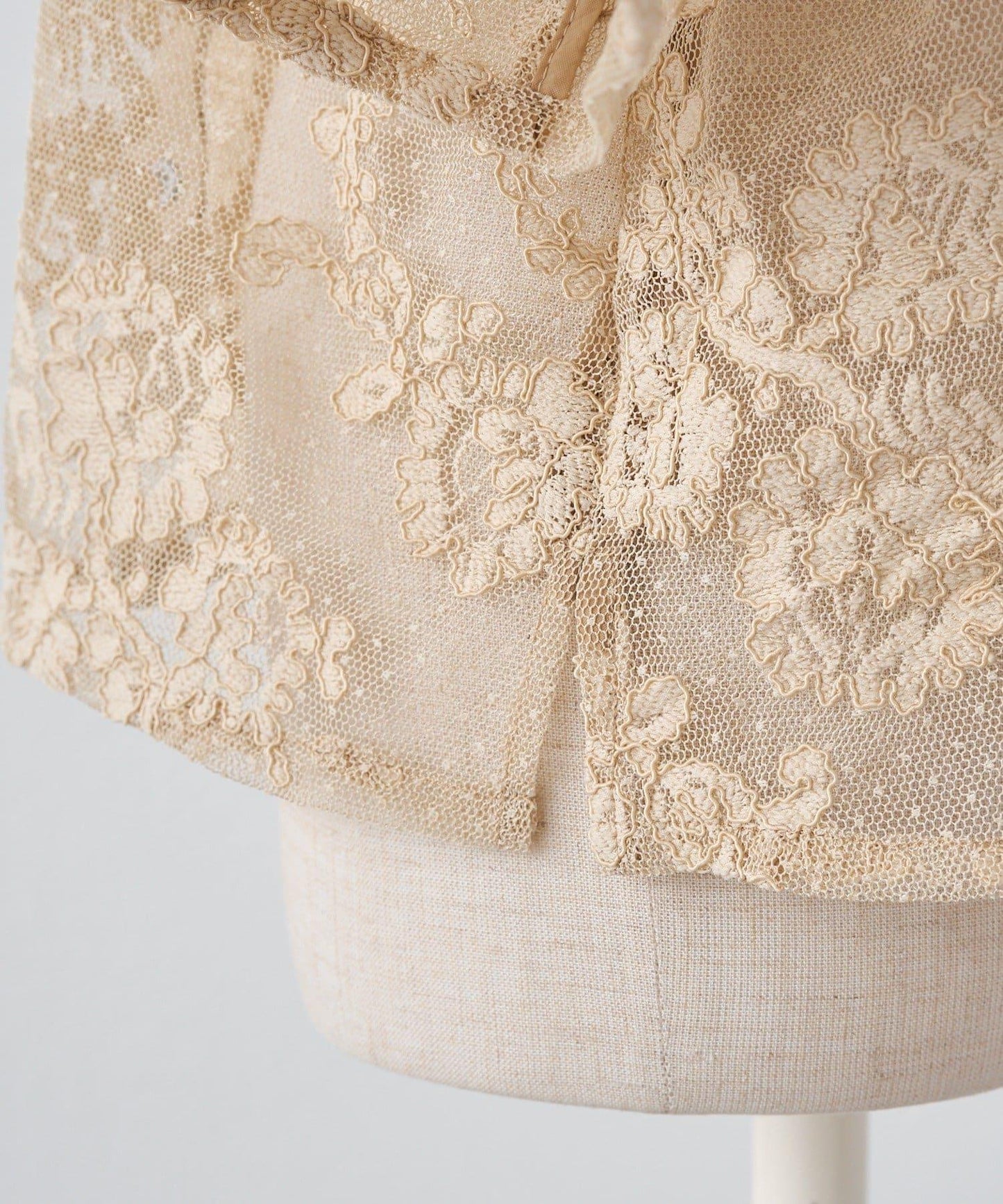 波點薄紗刺繡襯衫
