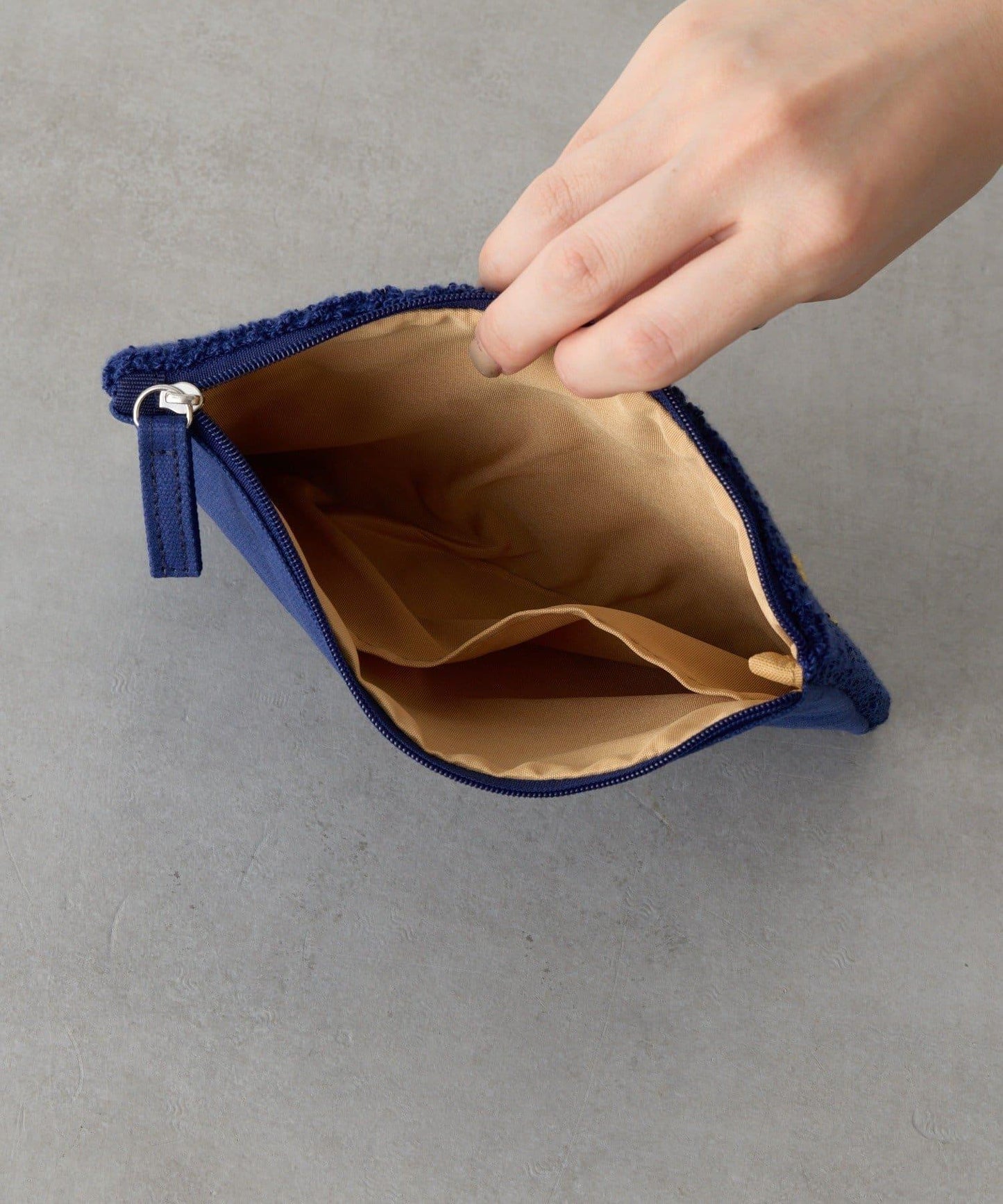 animal sagara embroidery pouch 刺繡化妝包