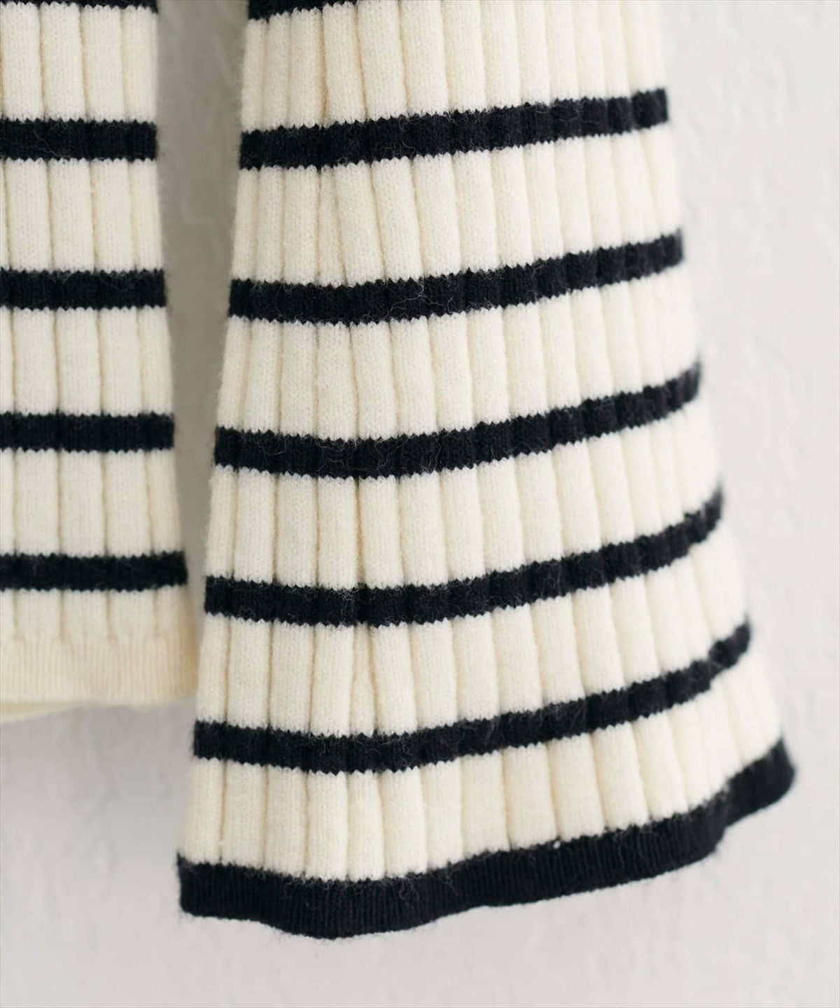 natural couture 喇叭袖拼色羅紋針織衫