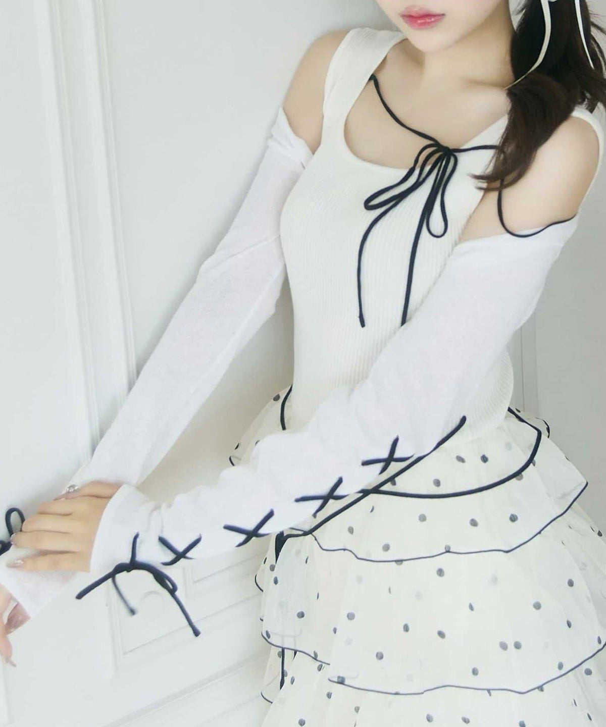 Belle Charme 蕾絲繫帶針織短款開衫