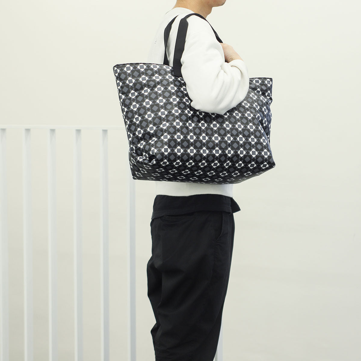 正式中文名稱:方形手提包大號