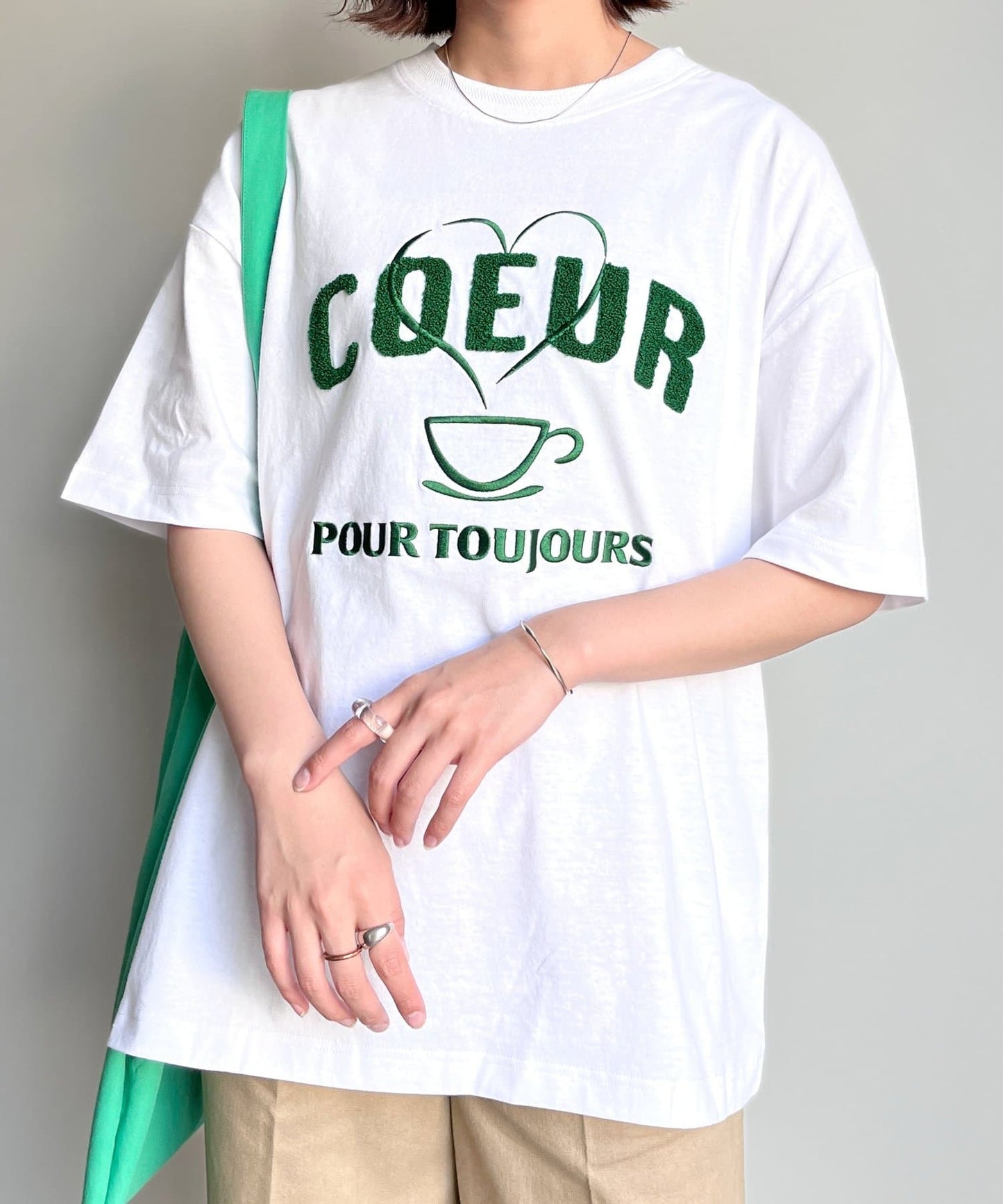 薩加拉刺繡T恤