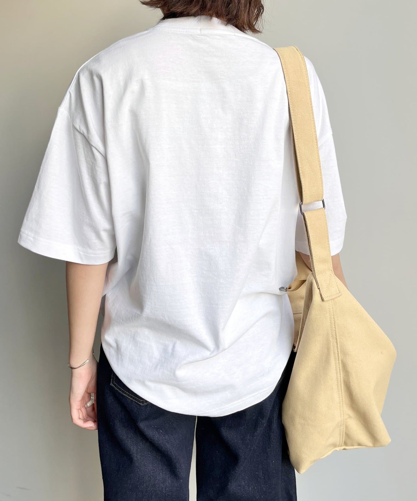 薩加拉刺繡T恤