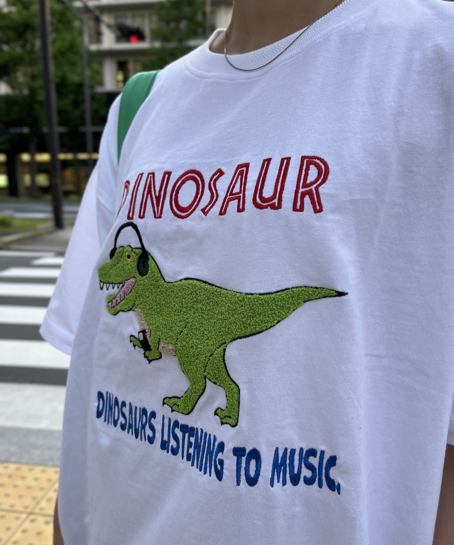 薩加拉刺繡T恤