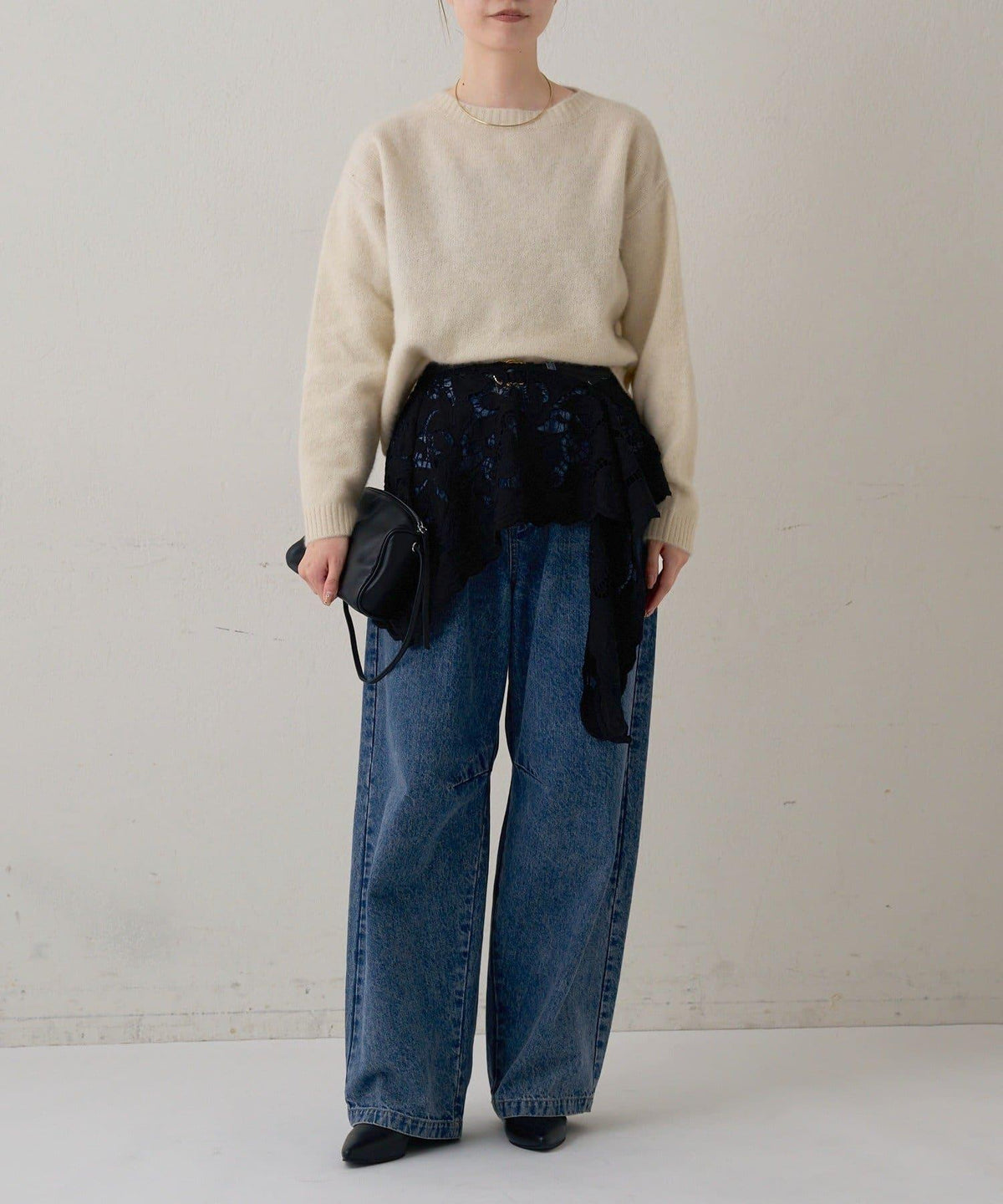 172861367