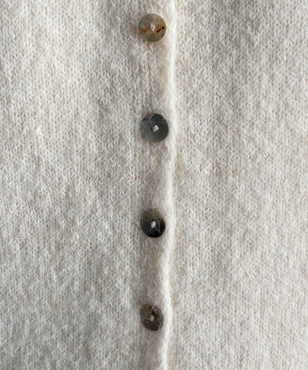 174704749