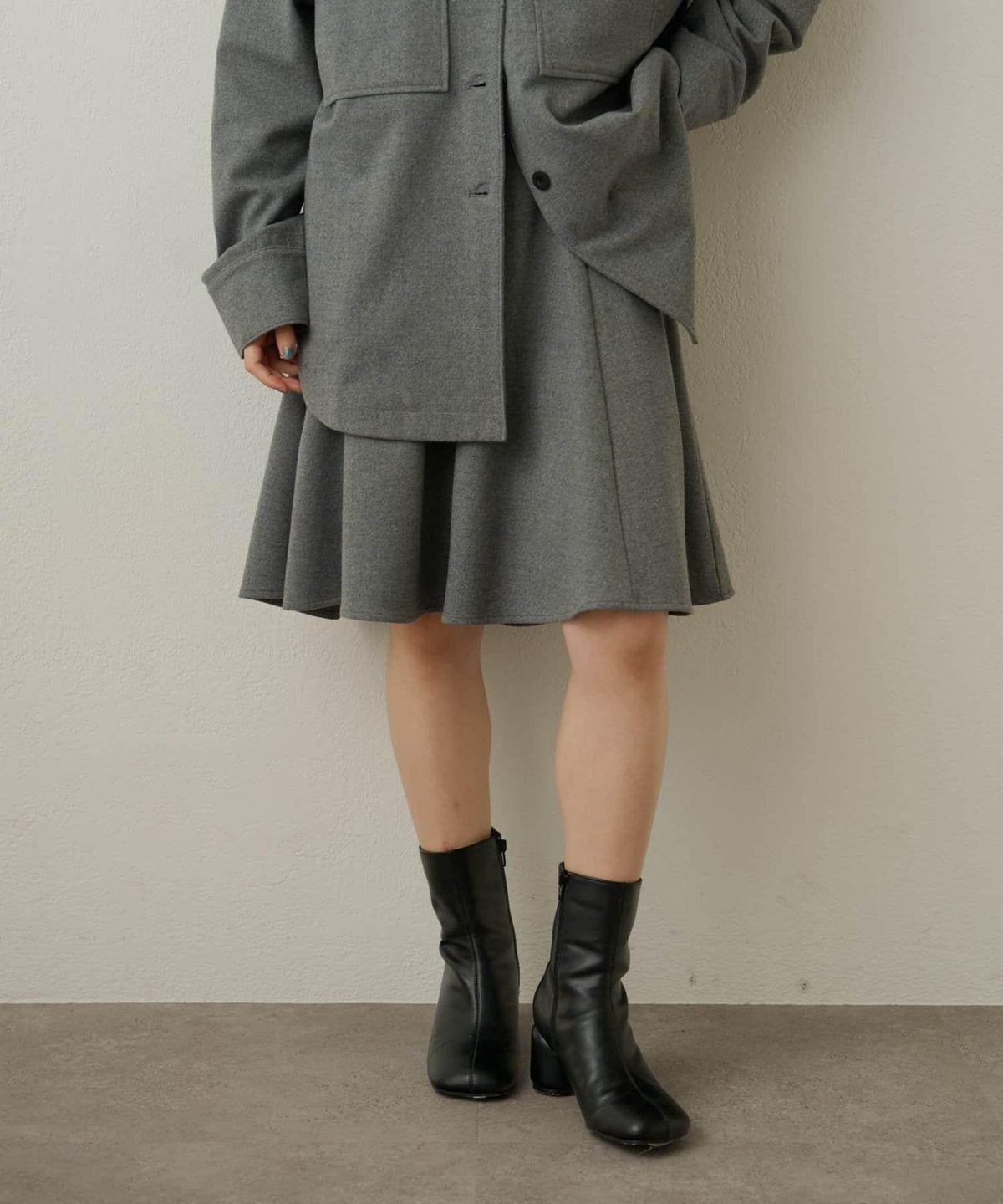 166315839