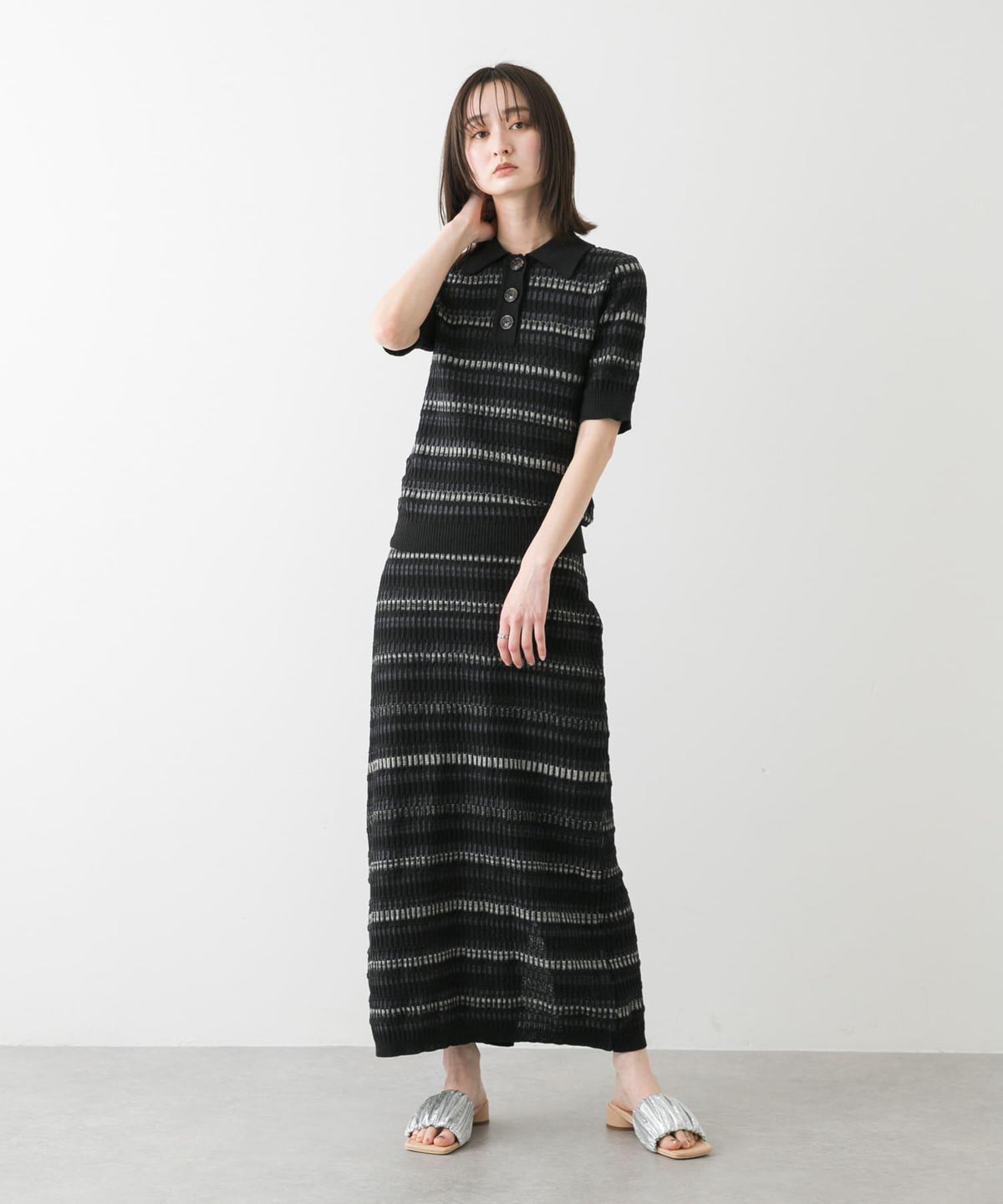 166071581