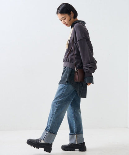 卷邊直筒牛仔褲