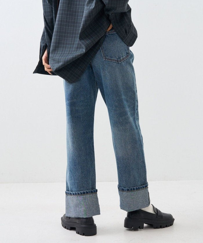 卷邊直筒牛仔褲