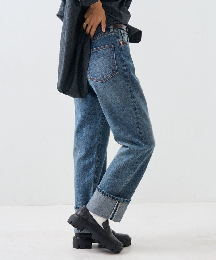 卷邊直筒牛仔褲