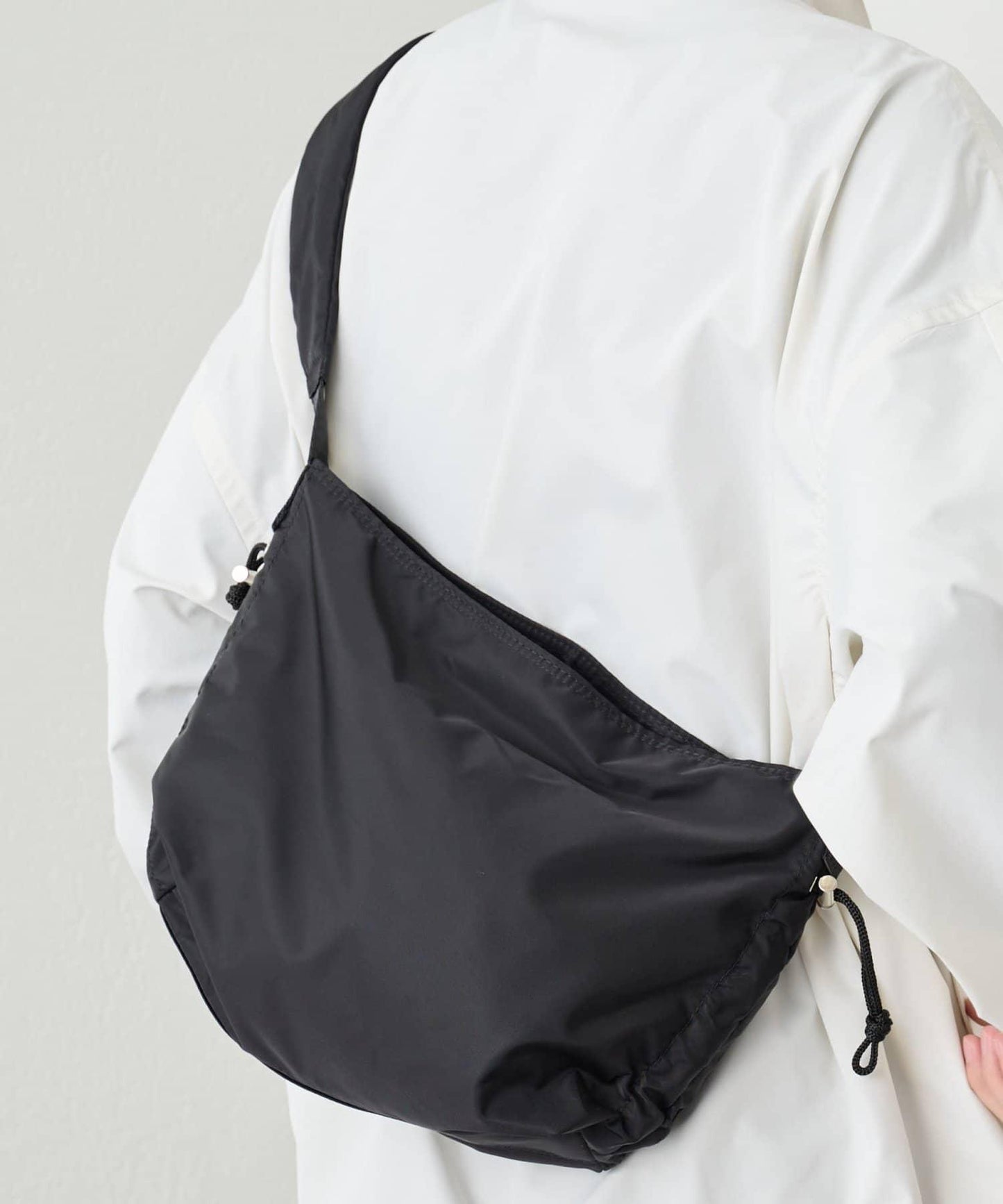 合成尼龍褶皺肩揹包