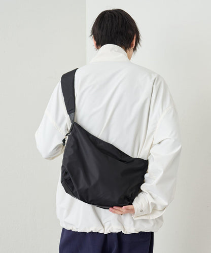 合成尼龍褶皺肩揹包