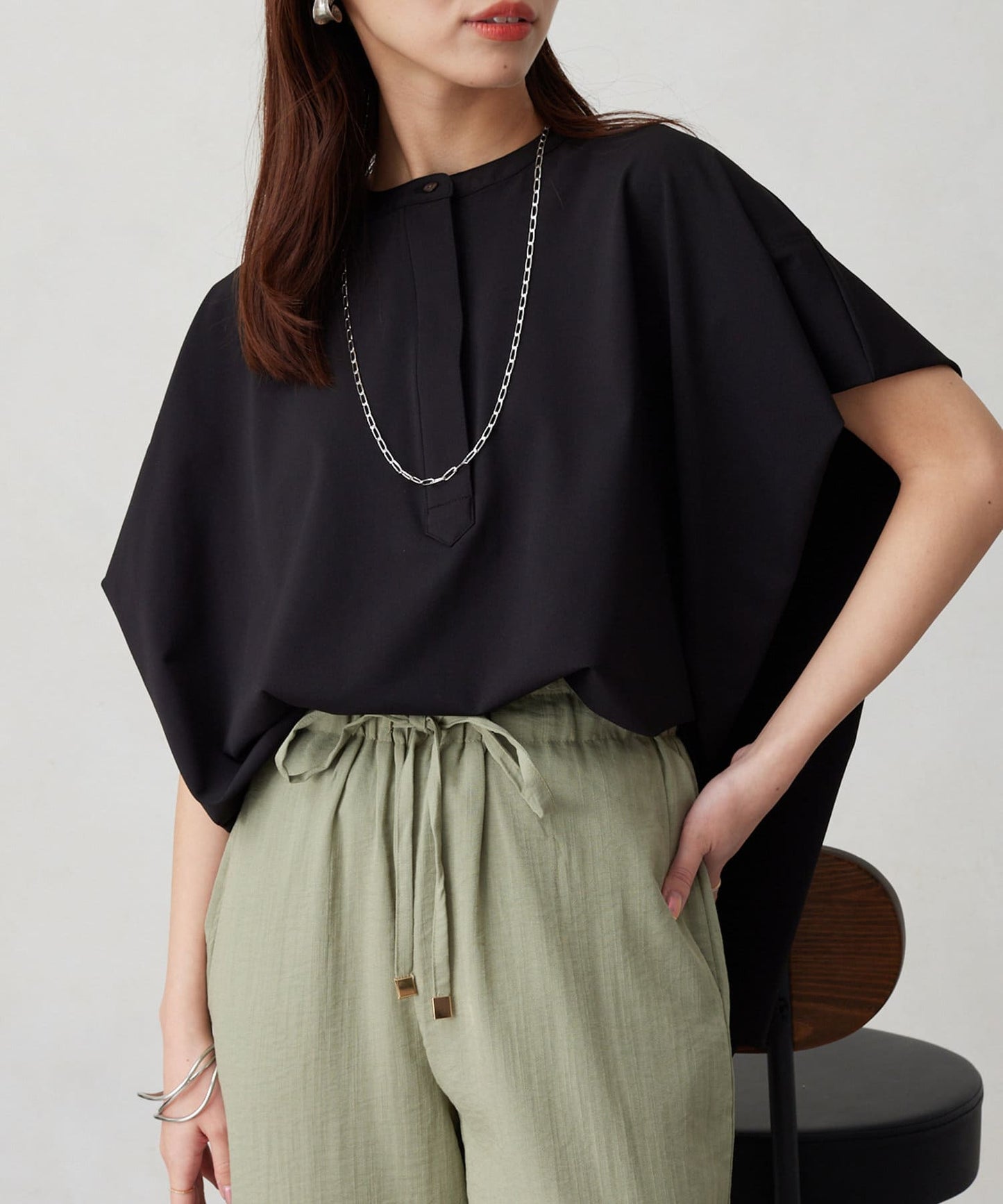 360度彈力肩褶抽繩套頭衫