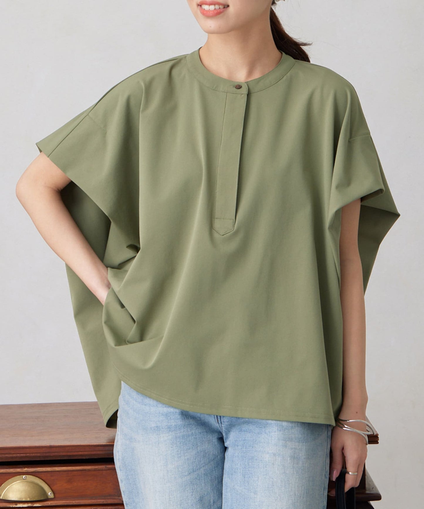 360度彈力肩褶抽繩套頭衫