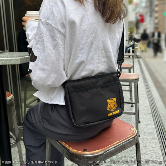 《防風少年》肩包 獅子頭鏈