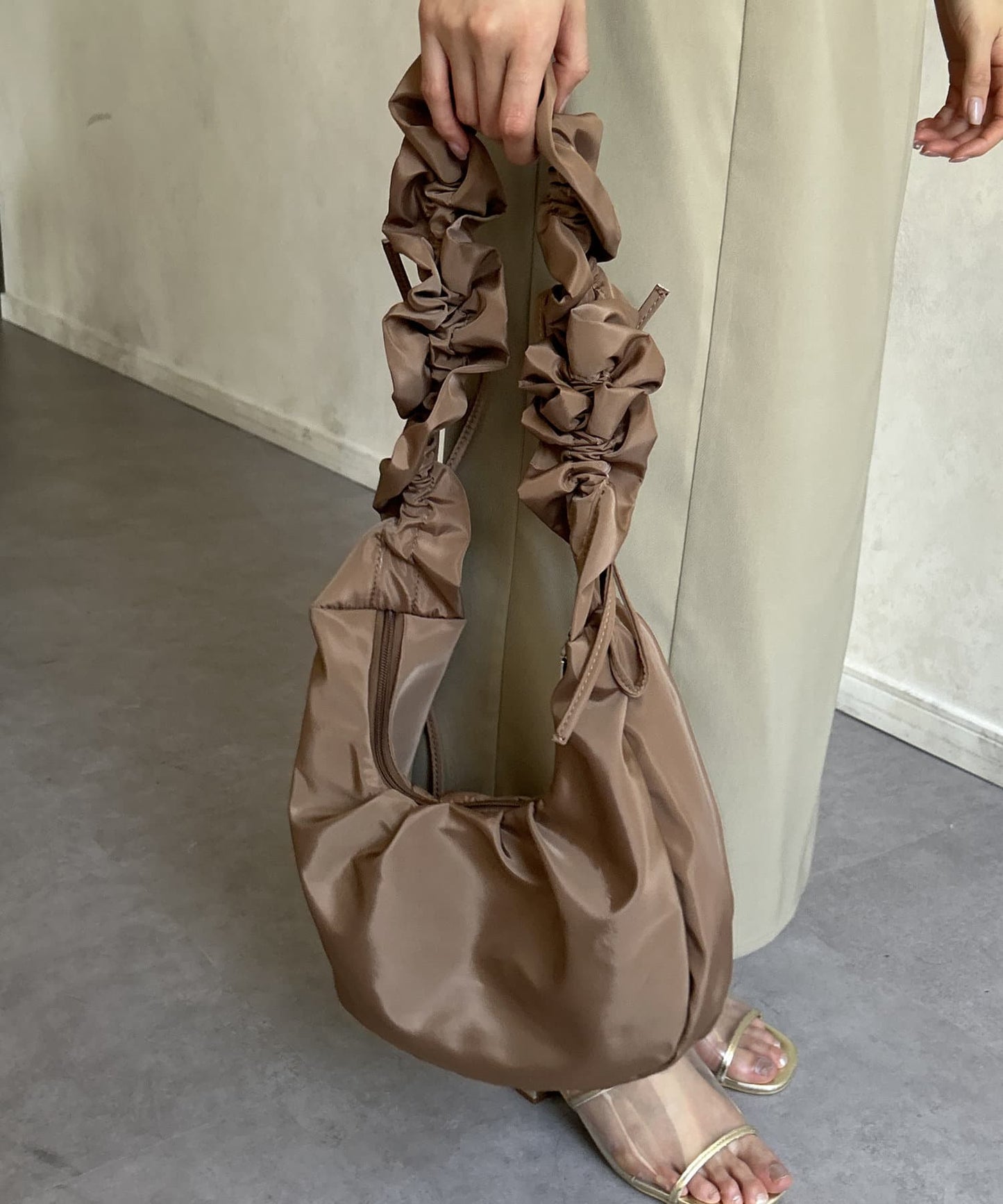 手柄收褶尼龍包