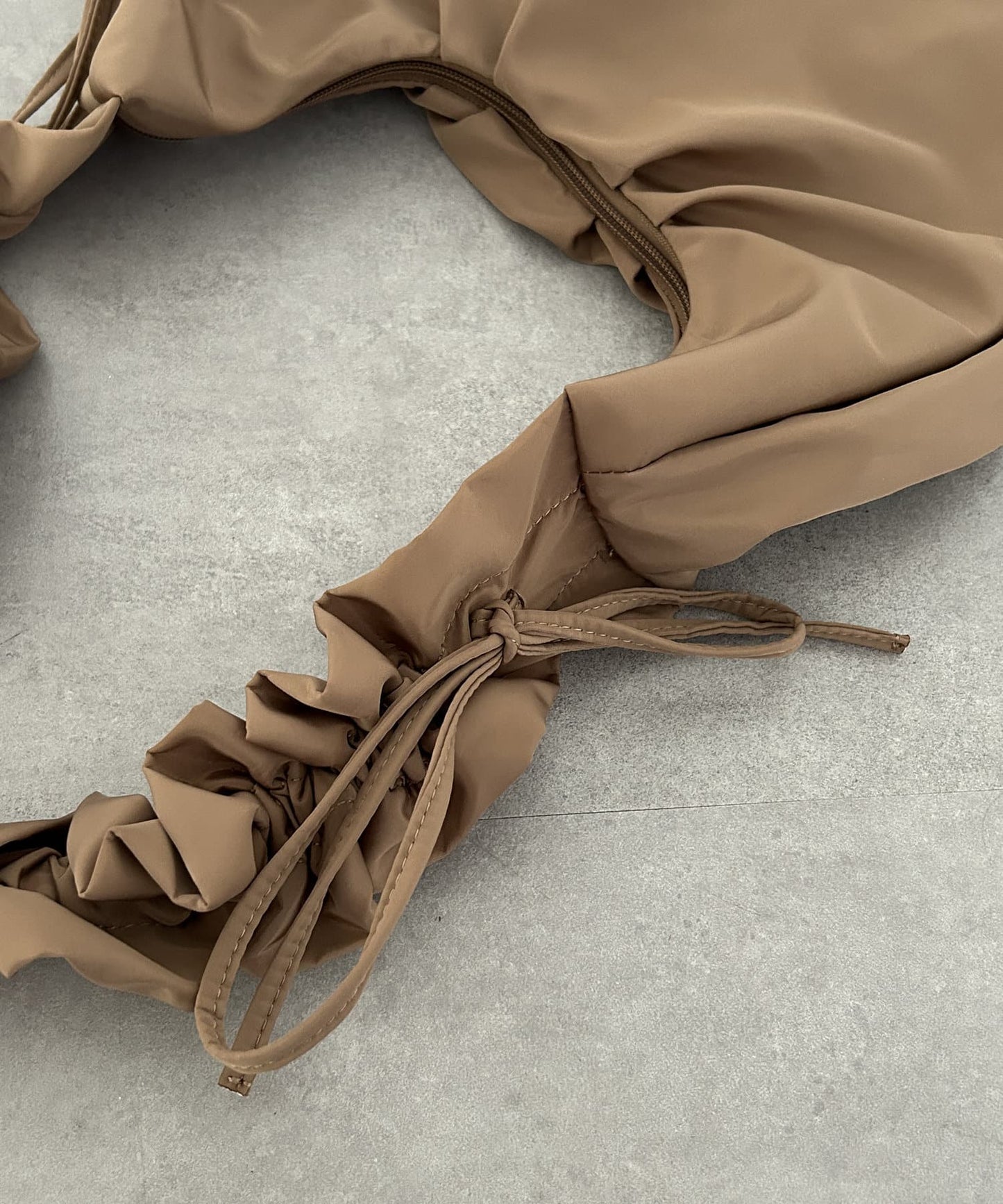 手柄收褶尼龍包