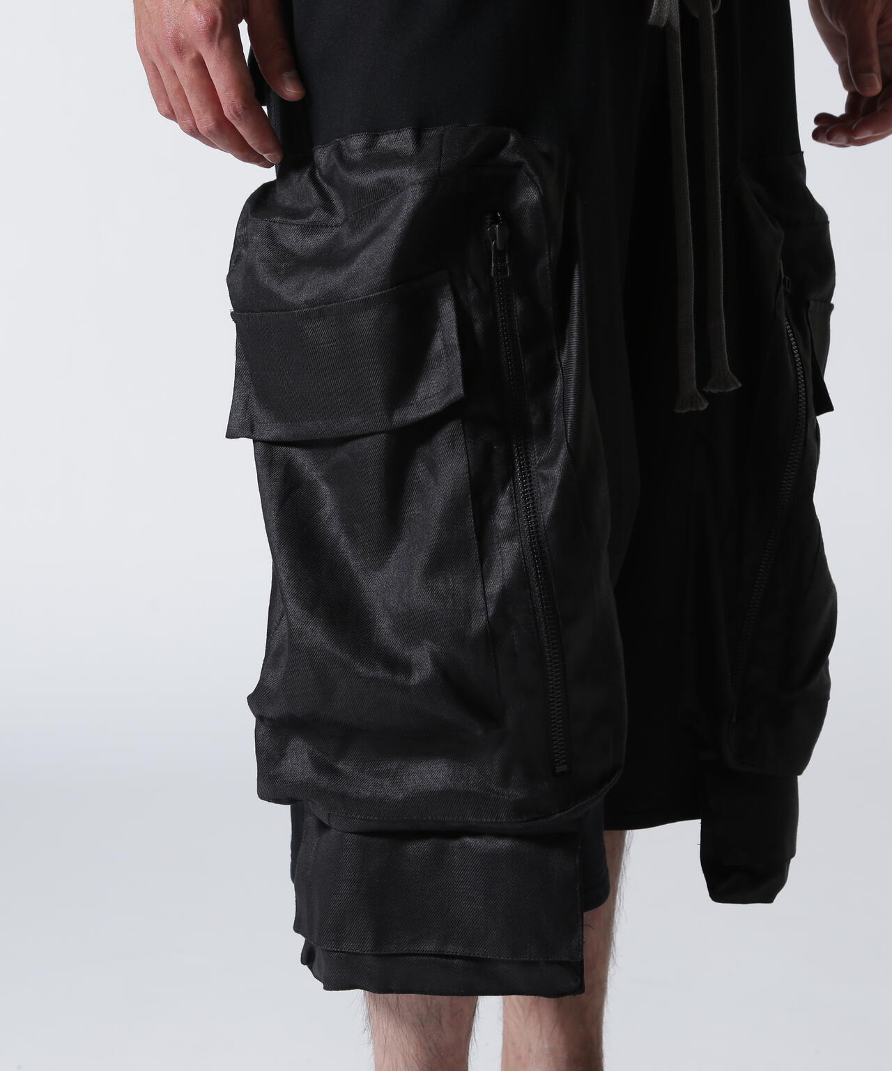 A.F ARTEFACT/亞麻混紡短褲