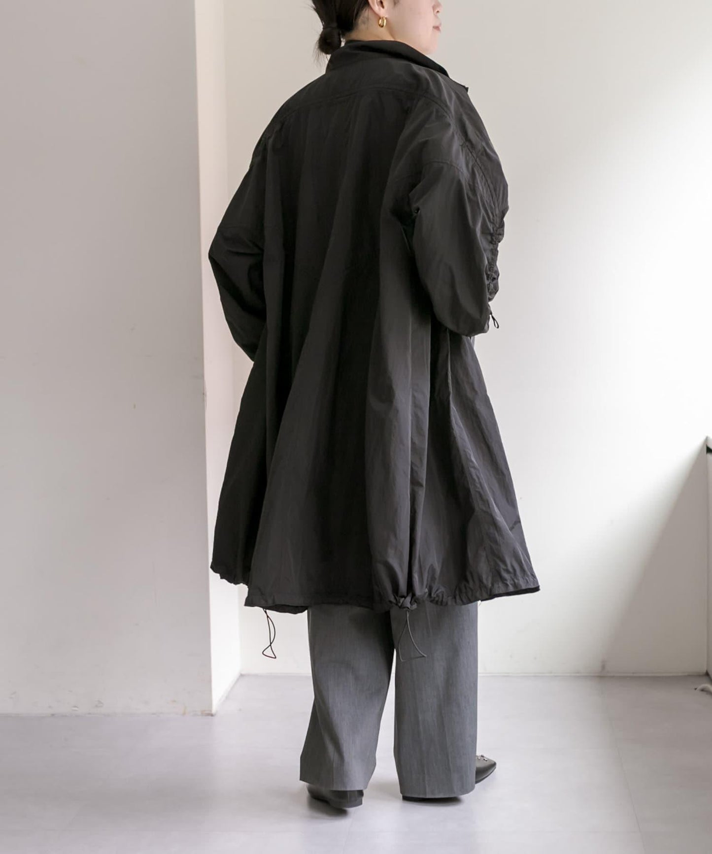 "洗衣機可洗/超輕量" 背部收褶輕薄外套【SUM1 STYLE(史密斯風格)】