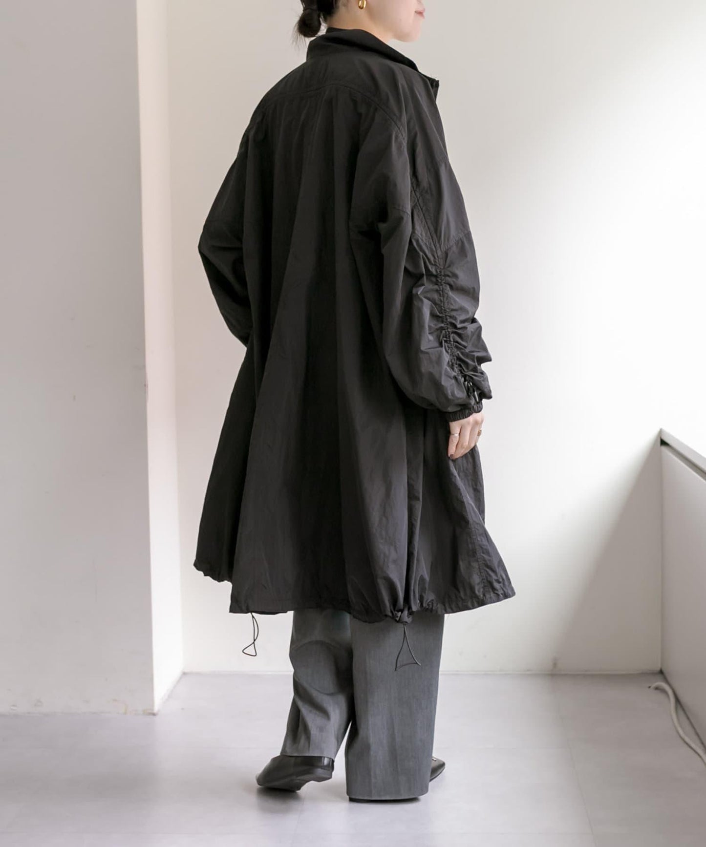 "洗衣機可洗/超輕量" 背部收褶輕薄外套【SUM1 STYLE(史密斯風格)】