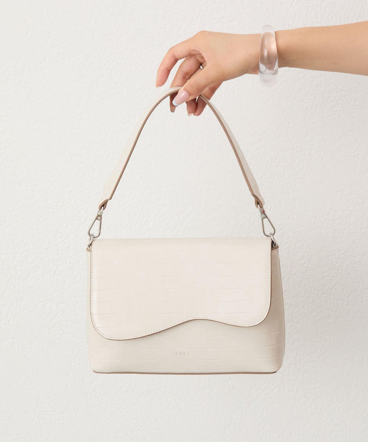 【3色展開】loti 鱷魚紋豆莢式翻蓋肩包