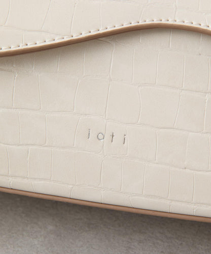 【3色展開】loti 鱷魚紋豆莢式翻蓋肩包