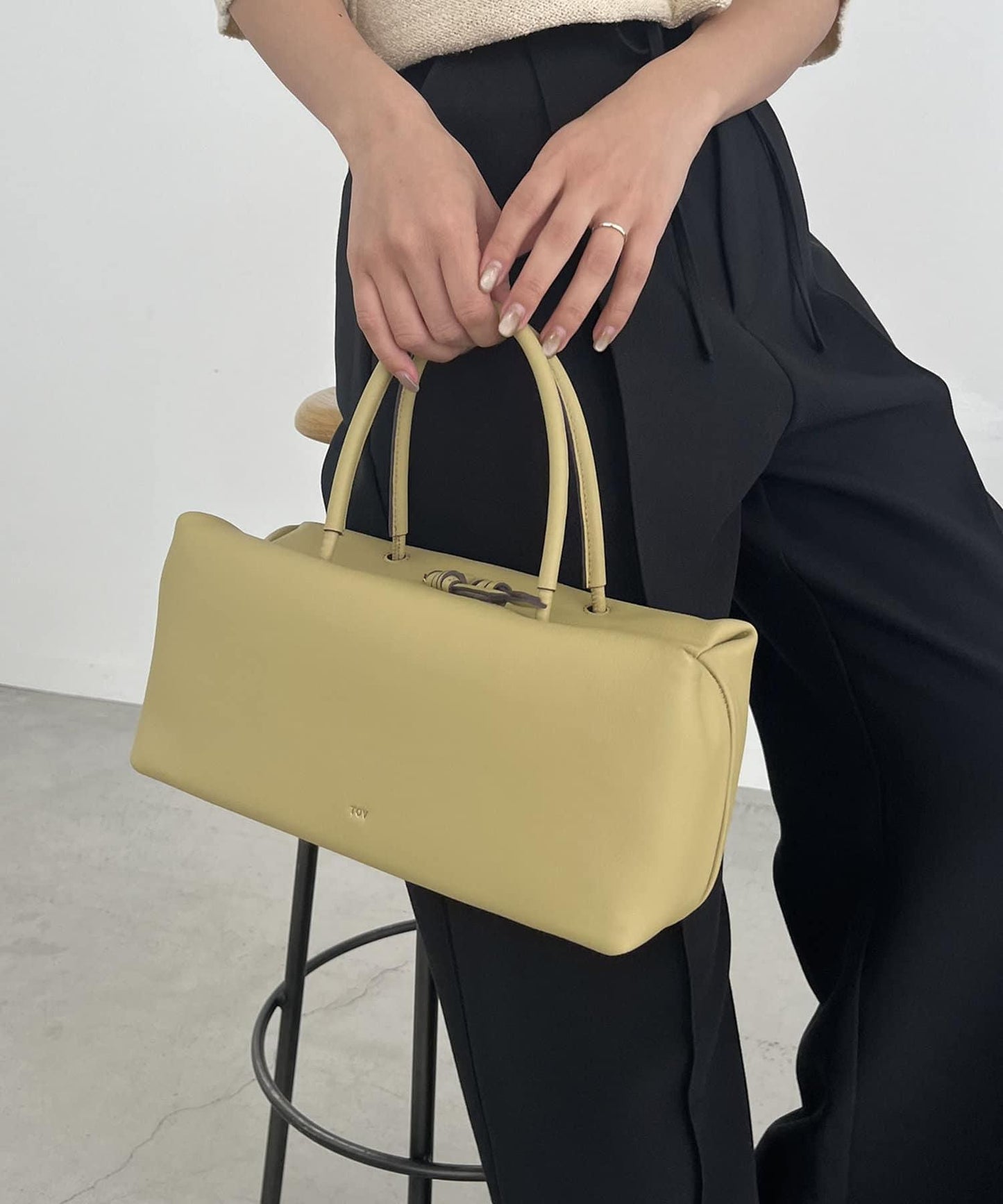 ＜tov/託芙＞康妮寬款波士頓包