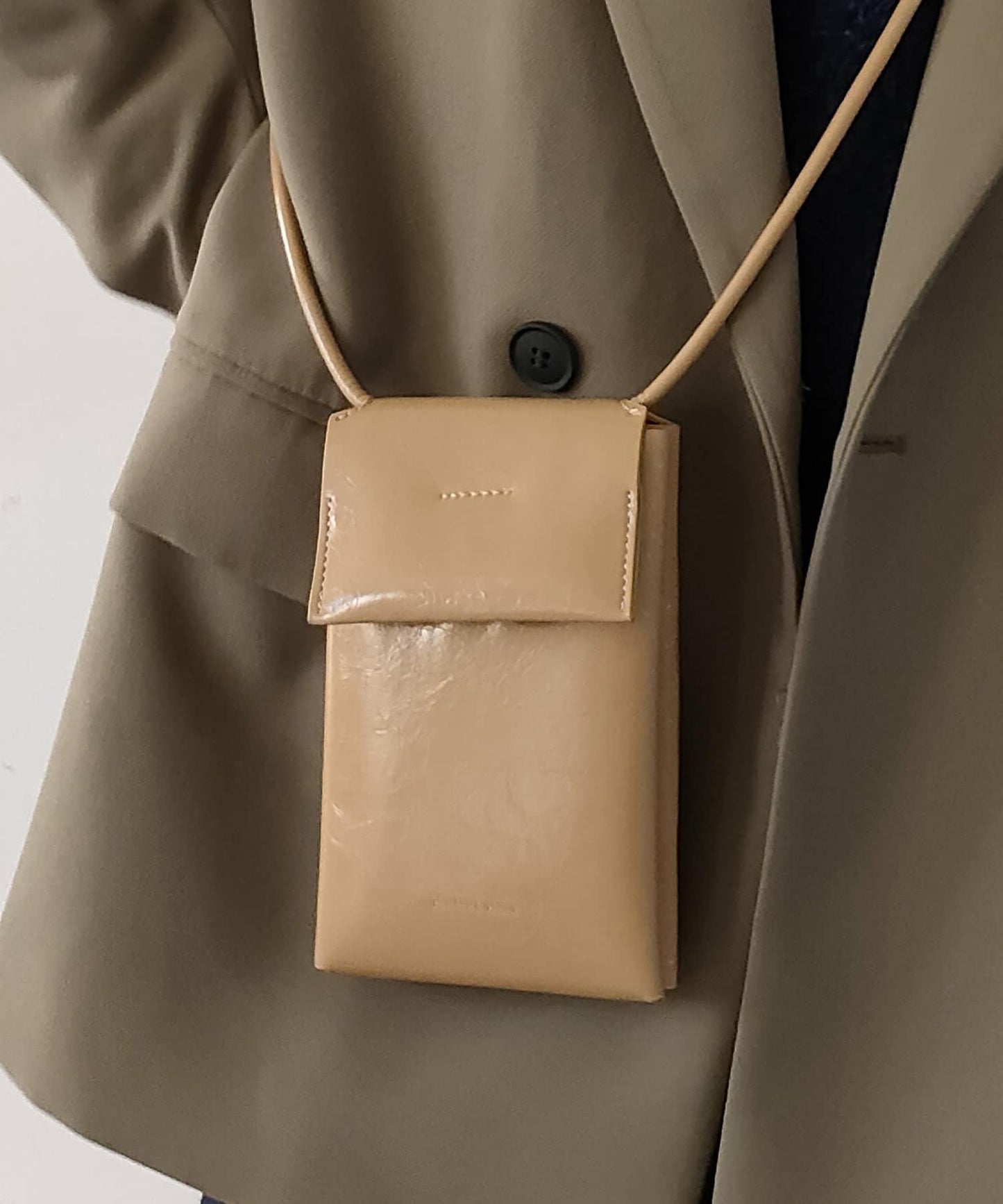 【控制狂】褶皺手機肩揹包