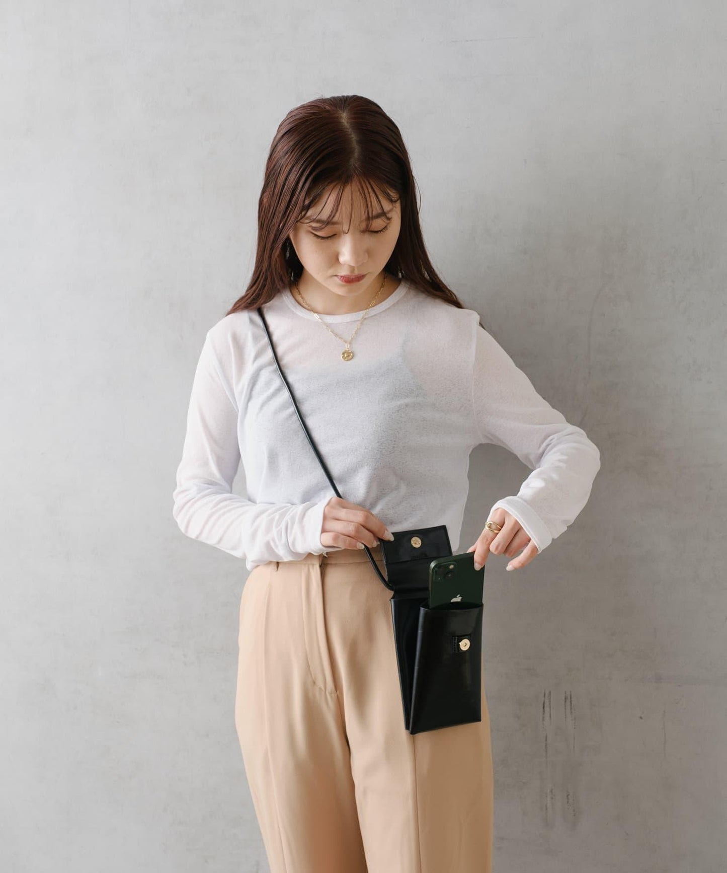 【控制狂】褶皺手機肩揹包