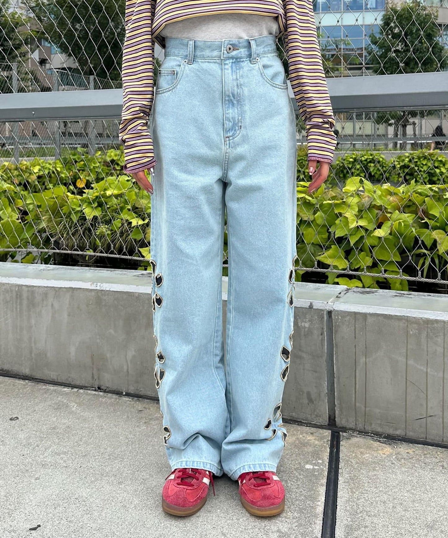 【2024AW】【HELLO.SANFRANCISCO/你好，舊金山】花朵剪裁牛仔褲
