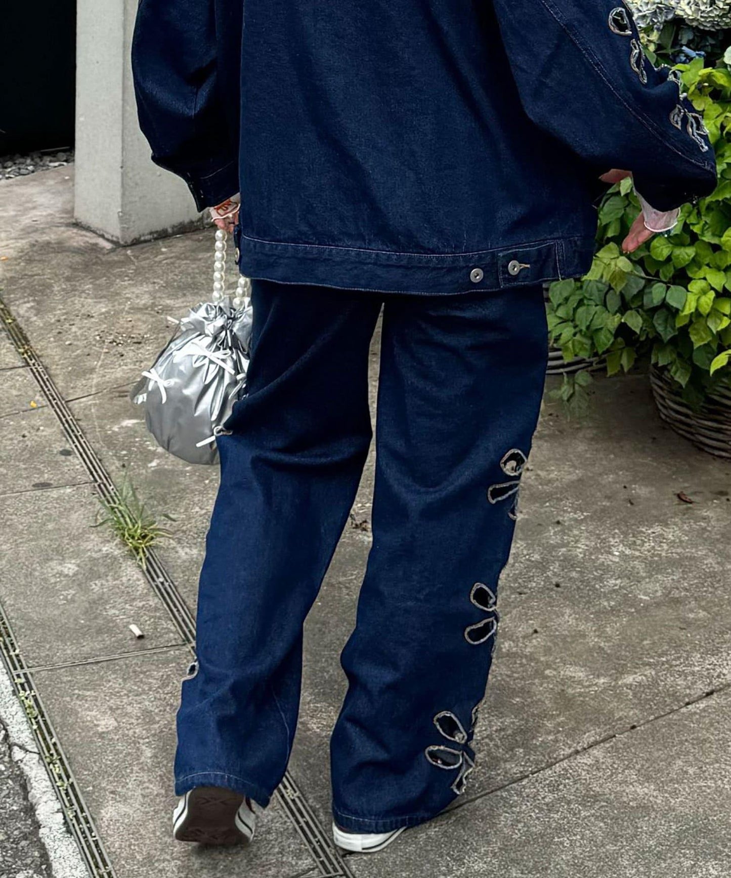 【2024AW】【HELLO.SANFRANCISCO/你好，舊金山】花朵剪裁牛仔褲