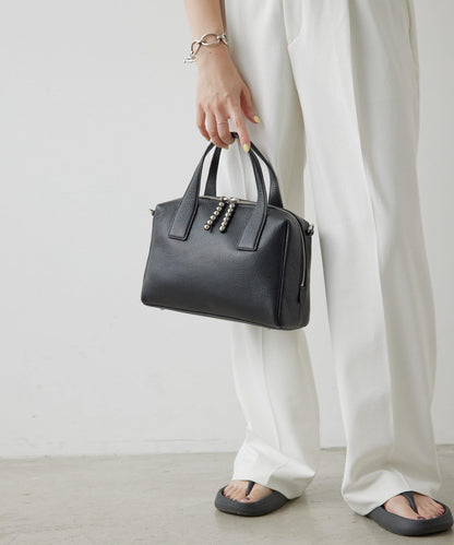 真皮/500毫升寵物瓶也能放入！/帶肩帶/兩用 鉚釘波士頓包