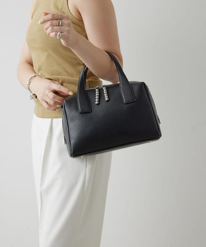 真皮/500毫升寵物瓶也能放入！/帶肩帶/兩用 鉚釘波士頓包