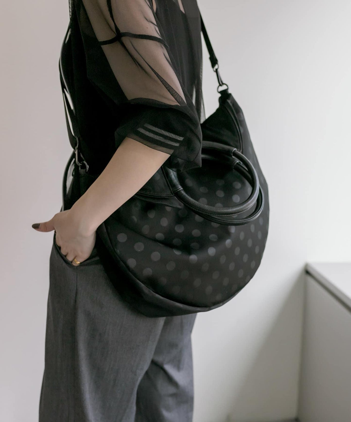 A4尺寸適用/防水/雙肩/點點圖案/復古/復刻 圓形大號手提包