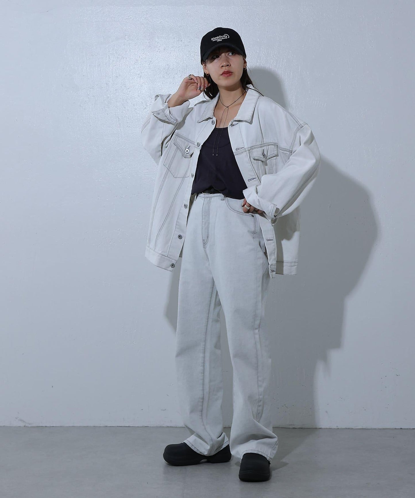 寬鬆直筒牛仔褲