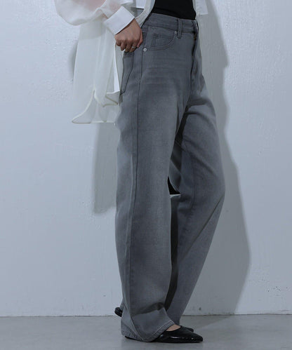 寬鬆直筒牛仔褲