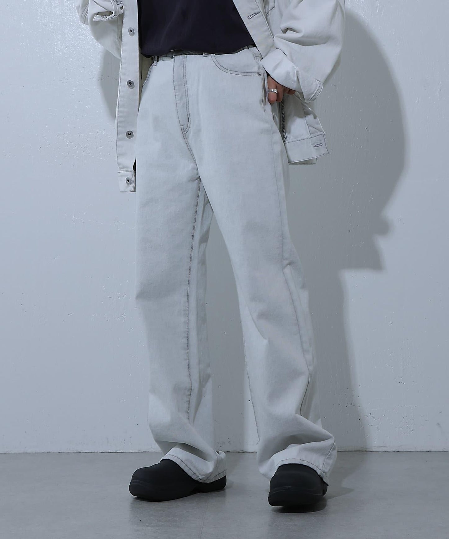 寬鬆直筒牛仔褲