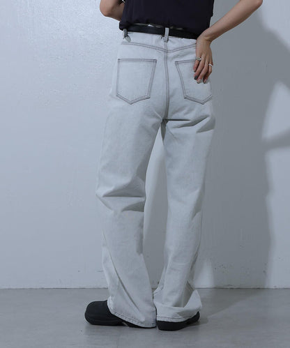 寬鬆直筒牛仔褲