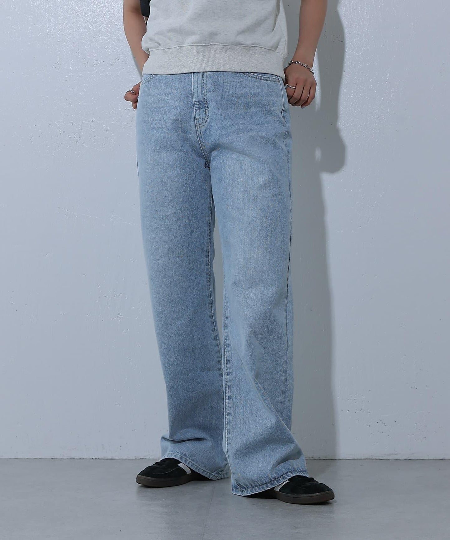 寬鬆直筒牛仔褲