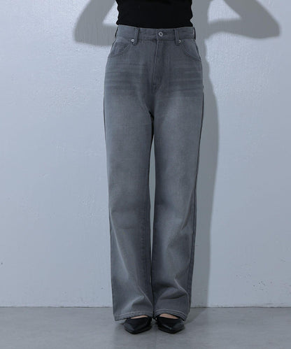 寬鬆直筒牛仔褲