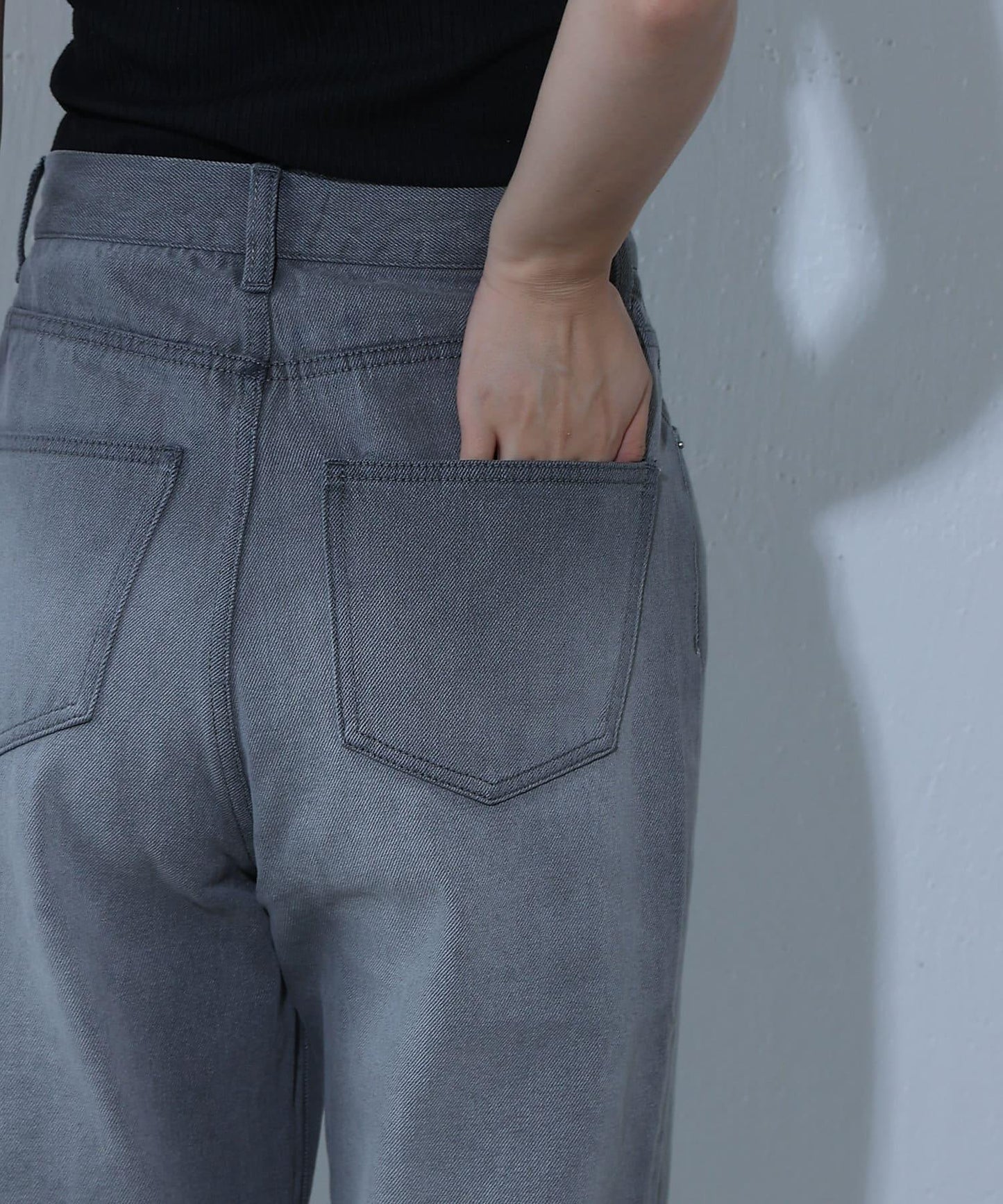 寬鬆直筒牛仔褲