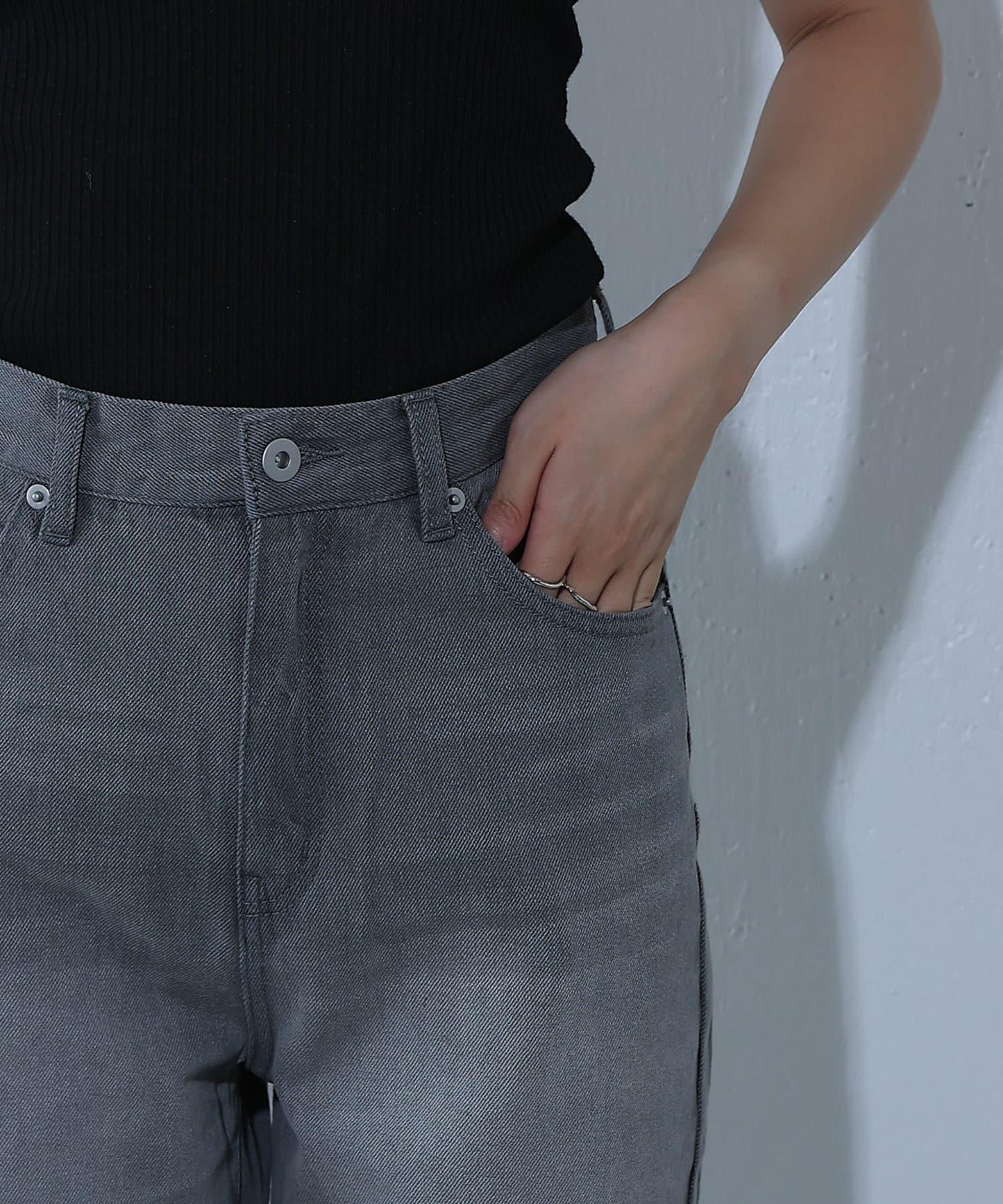 寬鬆直筒牛仔褲